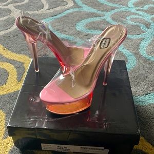 PINK HEELS SIZE 6